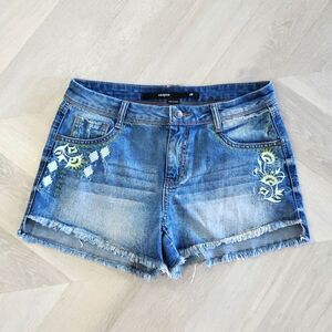 Harper Denim Distressed Embroidered Shorty Shorts Womens, Size 29